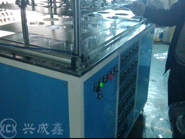 整版吸塑蓋飛邊機 整版吸塑蓋飛邊機